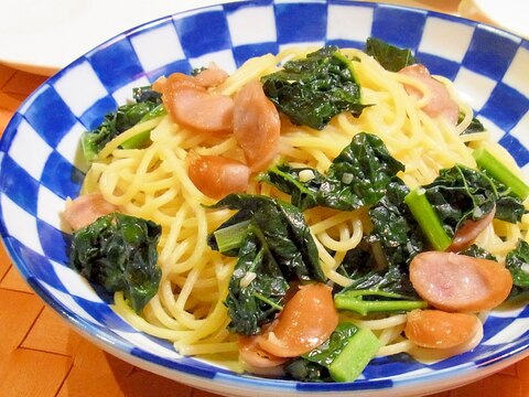 黒キャベツとウインナーの塩味パスタ